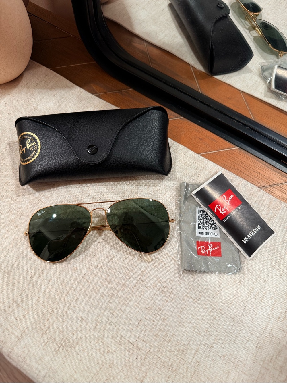 Ray-Ban Gold Frame Aviator Sunglasses